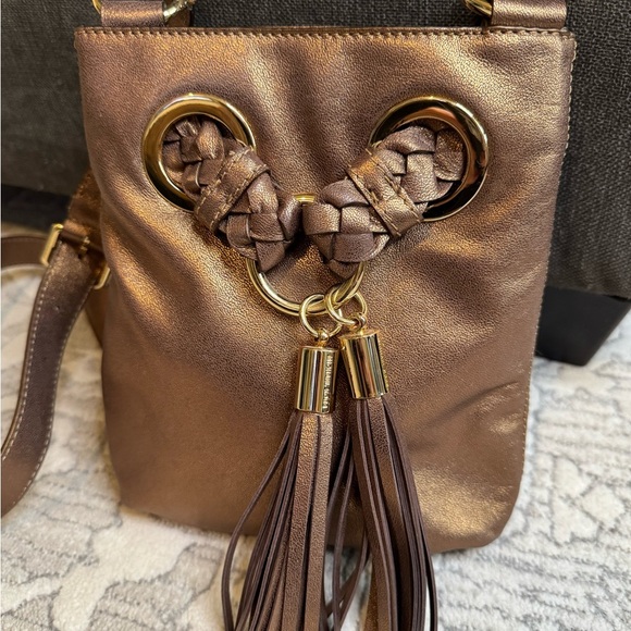 Michael Kors Bronze crossbody with gold hardware - Picture 4 of 15